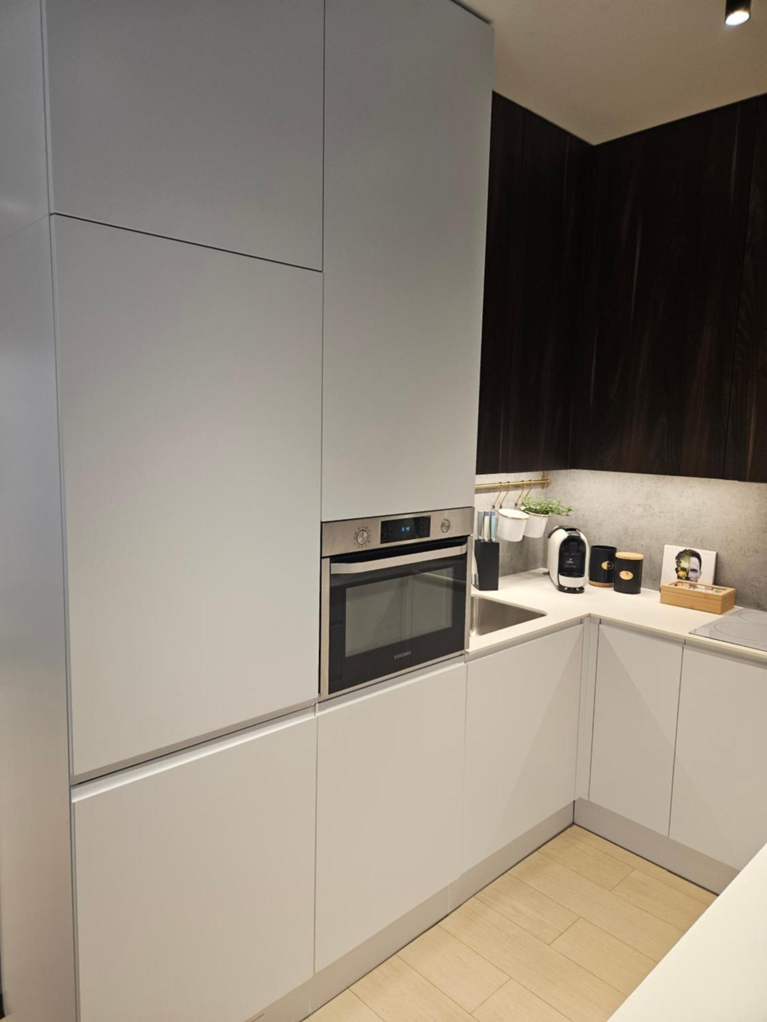Rose Luxury Apartment & 24H Self Check-In With Private Parking Banská Bystrica Exterior foto